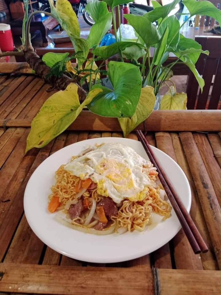 Backpacker Hostel And Jungle Trekking Banlung Exterior photo